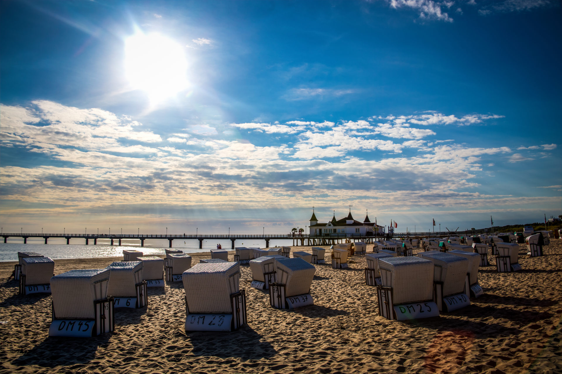 Pier in Ahlbeck and beach of Ahlbeck with beach chairs | Imperial Baths Usedom